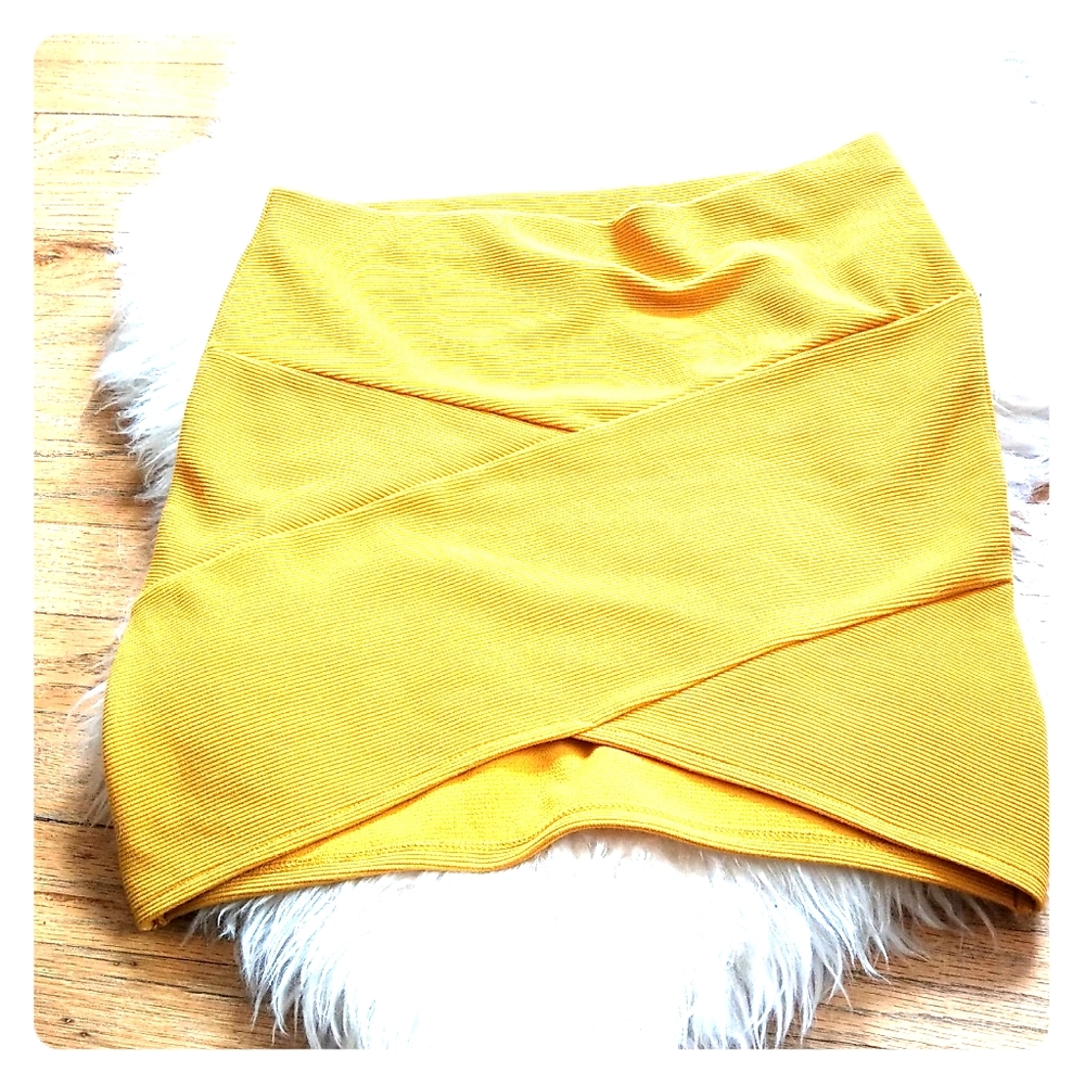 Mustard yellow bodycon skirt